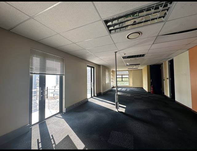 430M² OFFICE TO LET IN ECO PARK ESTATE
